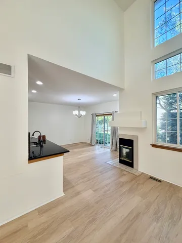 $377,900 | 4 Haverton Court, Streamwood, IL 60107