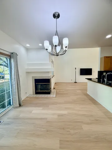 $377,900 | 4 Haverton Court, Streamwood, IL 60107