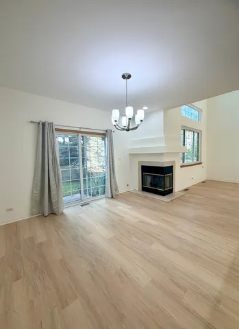 $377,900 | 4 Haverton Court, Streamwood, IL 60107