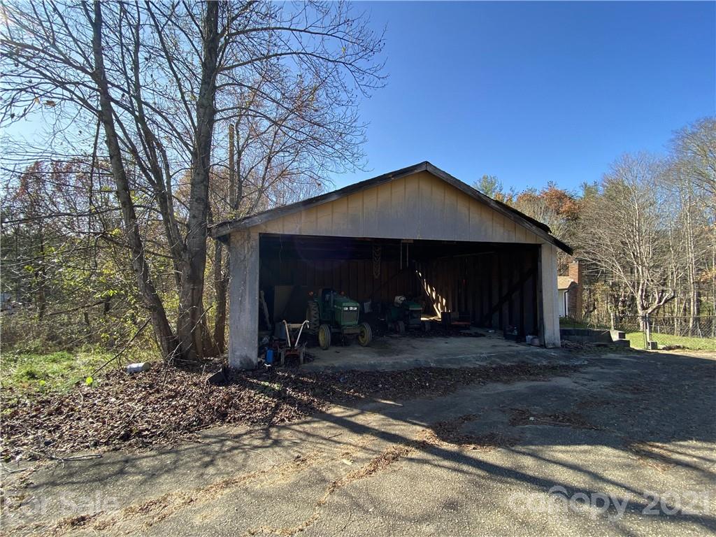 212 Phillips Road Spruce Pine, NC 28777 - Photo 20 of 25 Gallery Image 20