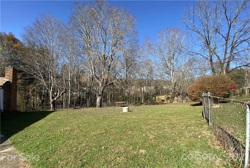 212 Phillips Road Spruce Pine, NC 28777 - Photo 21 of 25 Gallery Image 21