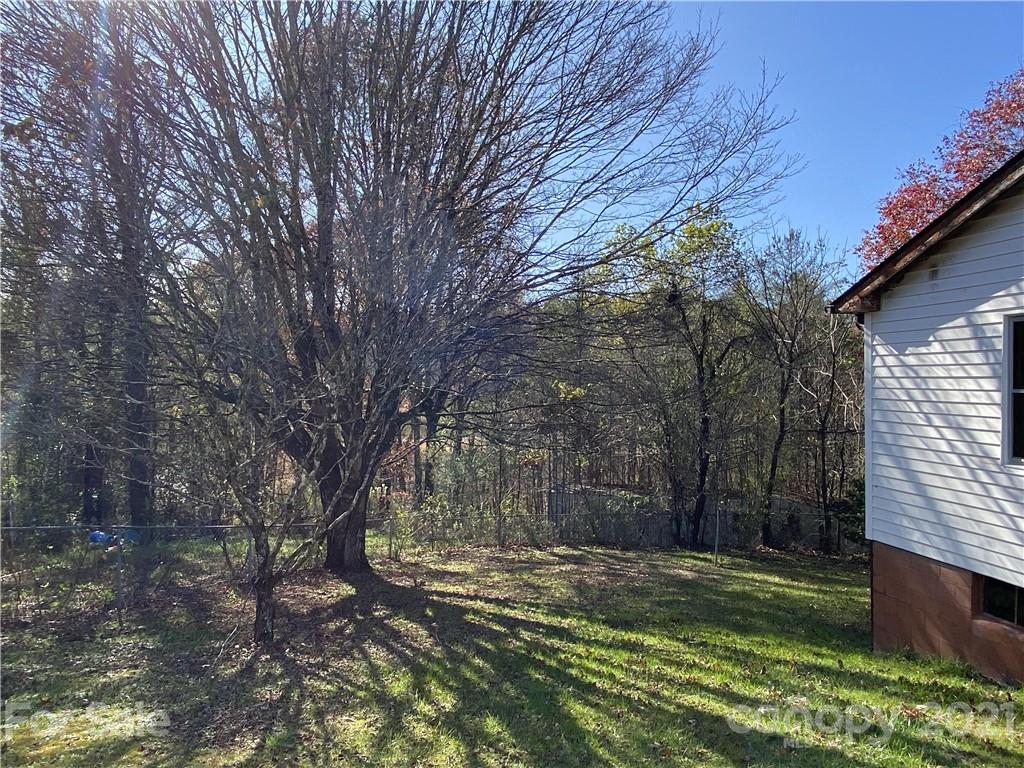212 Phillips Road Spruce Pine, NC 28777 - Photo 24 of 25 Gallery Image 24