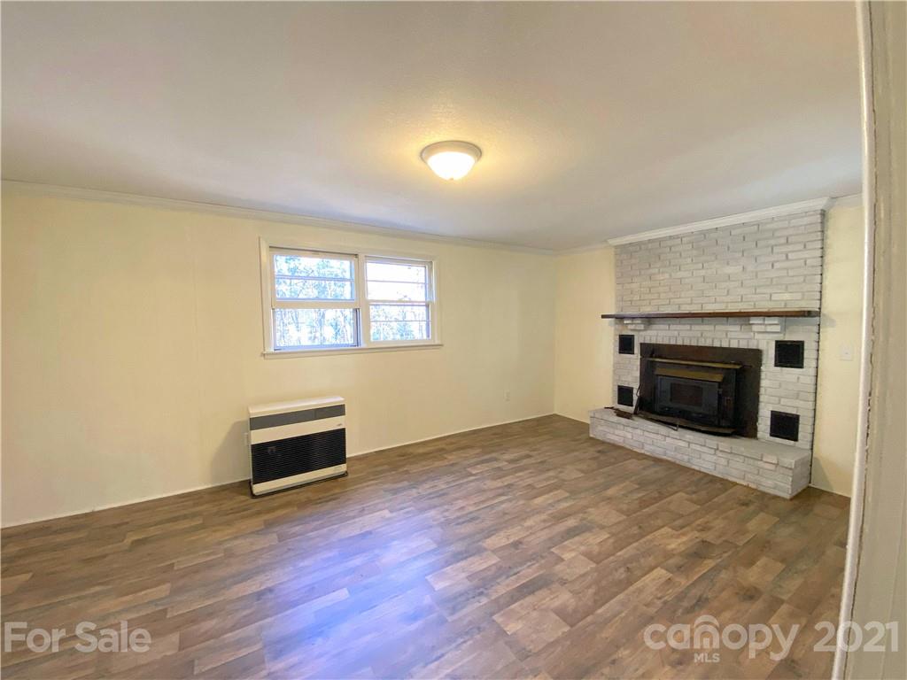 212 Phillips Road Spruce Pine, NC 28777 - Photo 7 of 25 Gallery Image 7