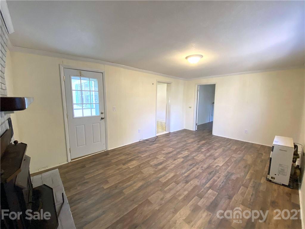 212 Phillips Road Spruce Pine, NC 28777 - Photo 9 of 25 Gallery Image 9