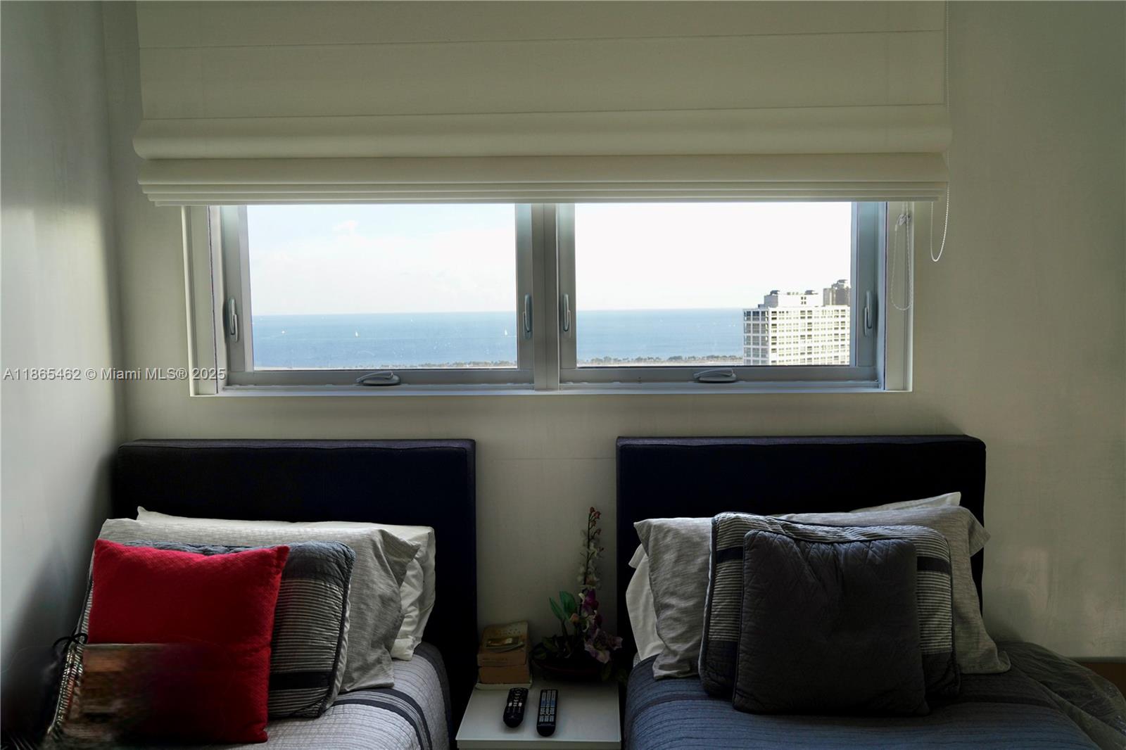 1300 Brickell Bay Drive, Unit 3701 Miami, FL 33131 - Photo 17 of 30