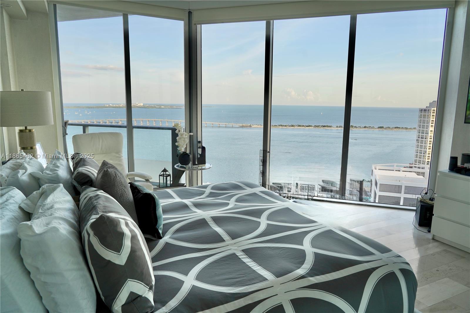 1300 Brickell Bay Drive, Unit 3701 Miami, FL 33131 - Photo 20 of 30