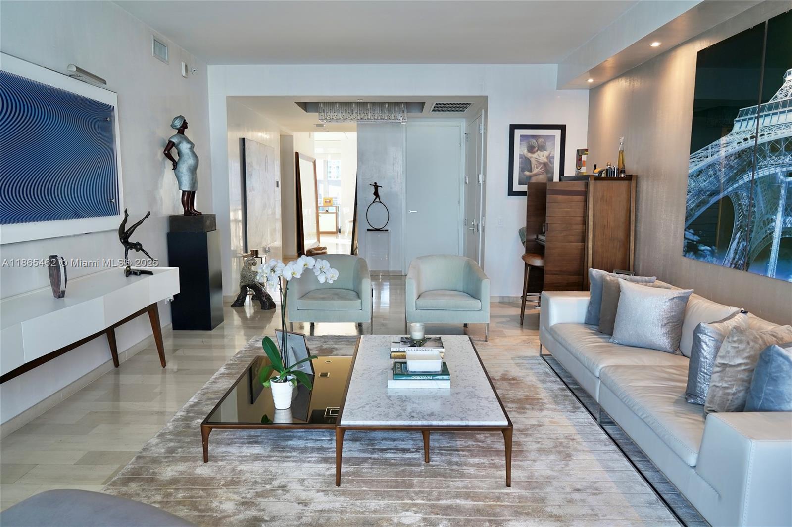 1300 Brickell Bay Drive, Unit 3701 Miami, FL 33131 - Photo 4 of 30