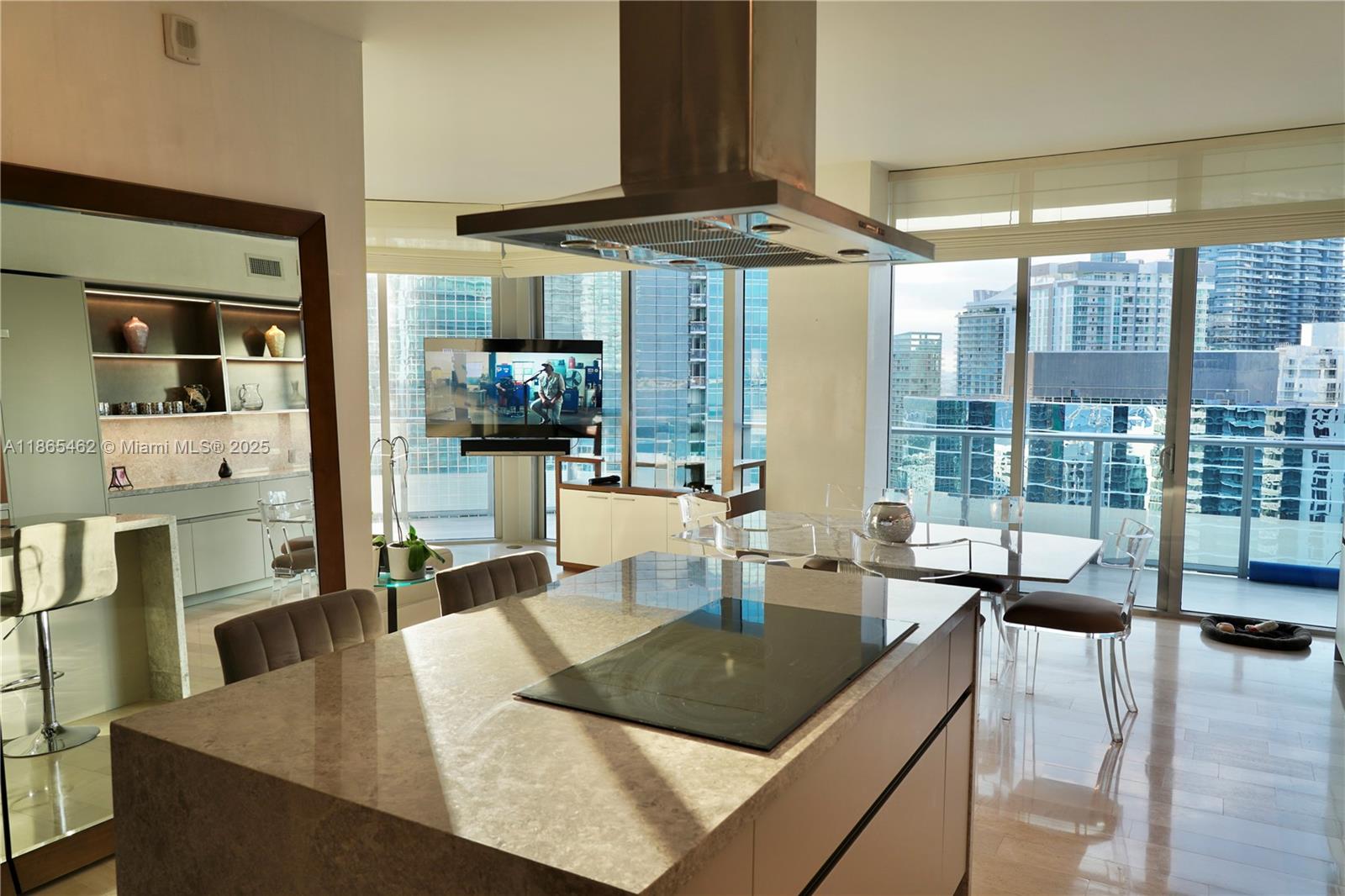 1300 Brickell Bay Drive, Unit 3701 Miami, FL 33131 - Photo 7 of 30