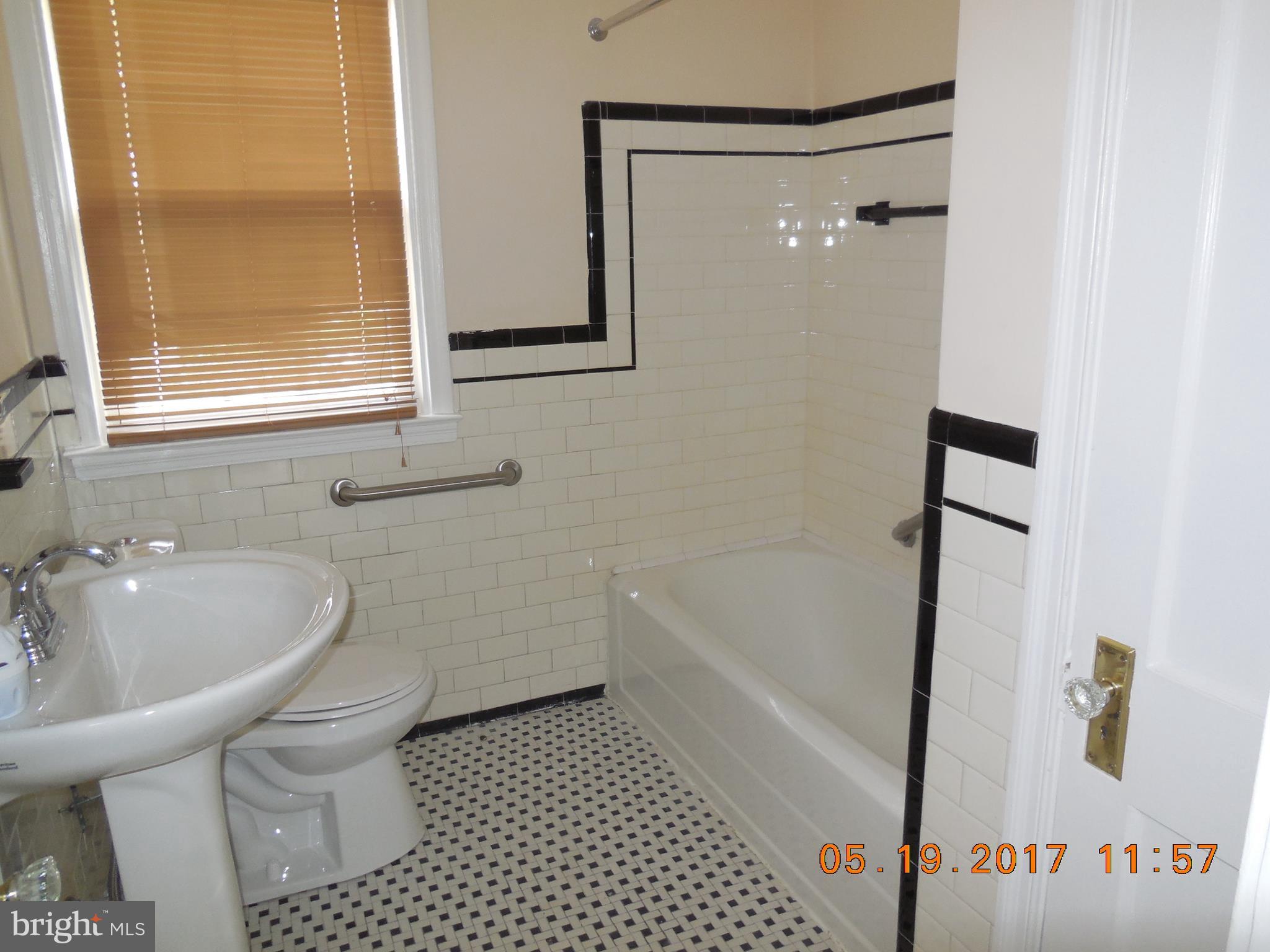 3343 Moravia Road Baltimore, MD 21214 - Photo 3 of 13 Bath