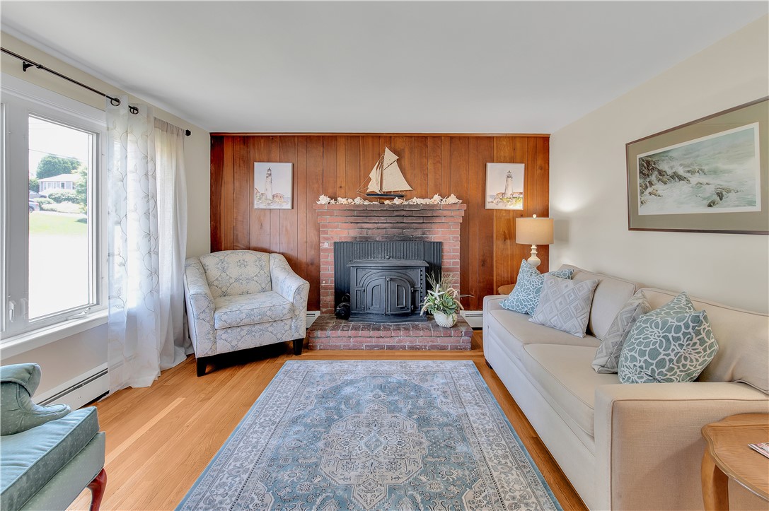 85 Treasure Road Narragansett, RI 02882 - Photo 3 of 33