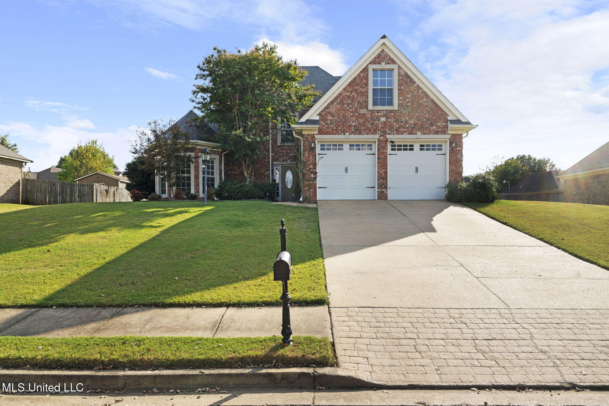 2-web-or-mls-69 Lake Pointe Dr-02