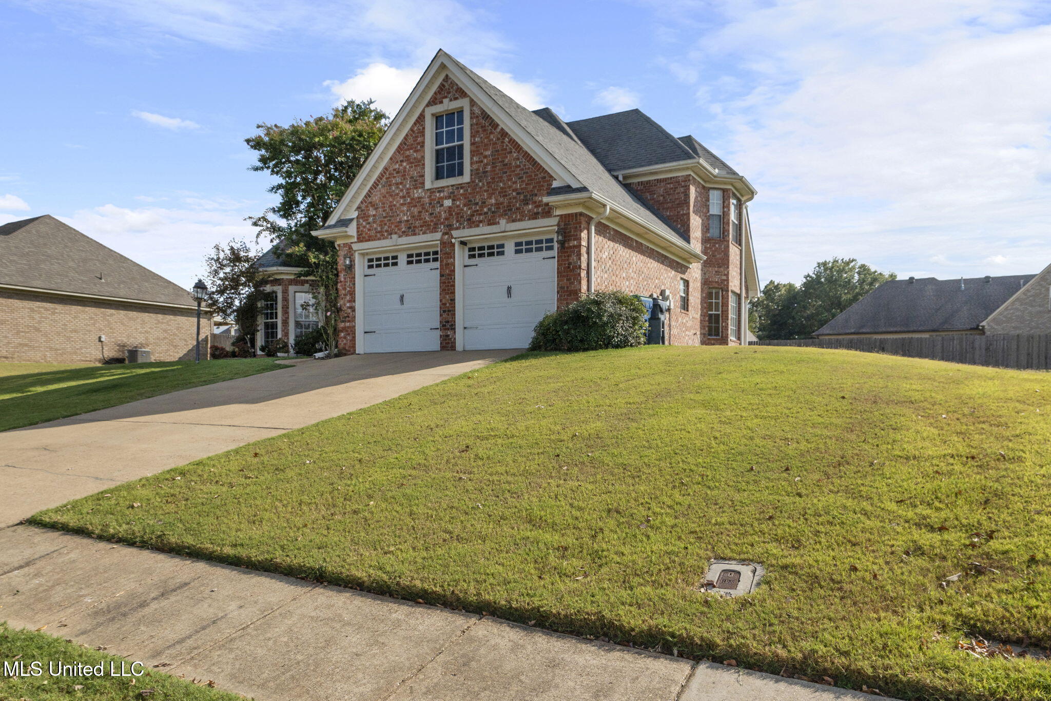 69 Lake Pointe Drive Hernando, MS 38632 - Photo 3 of 22 3-web-or-mls-69 Lake Pointe Dr-03