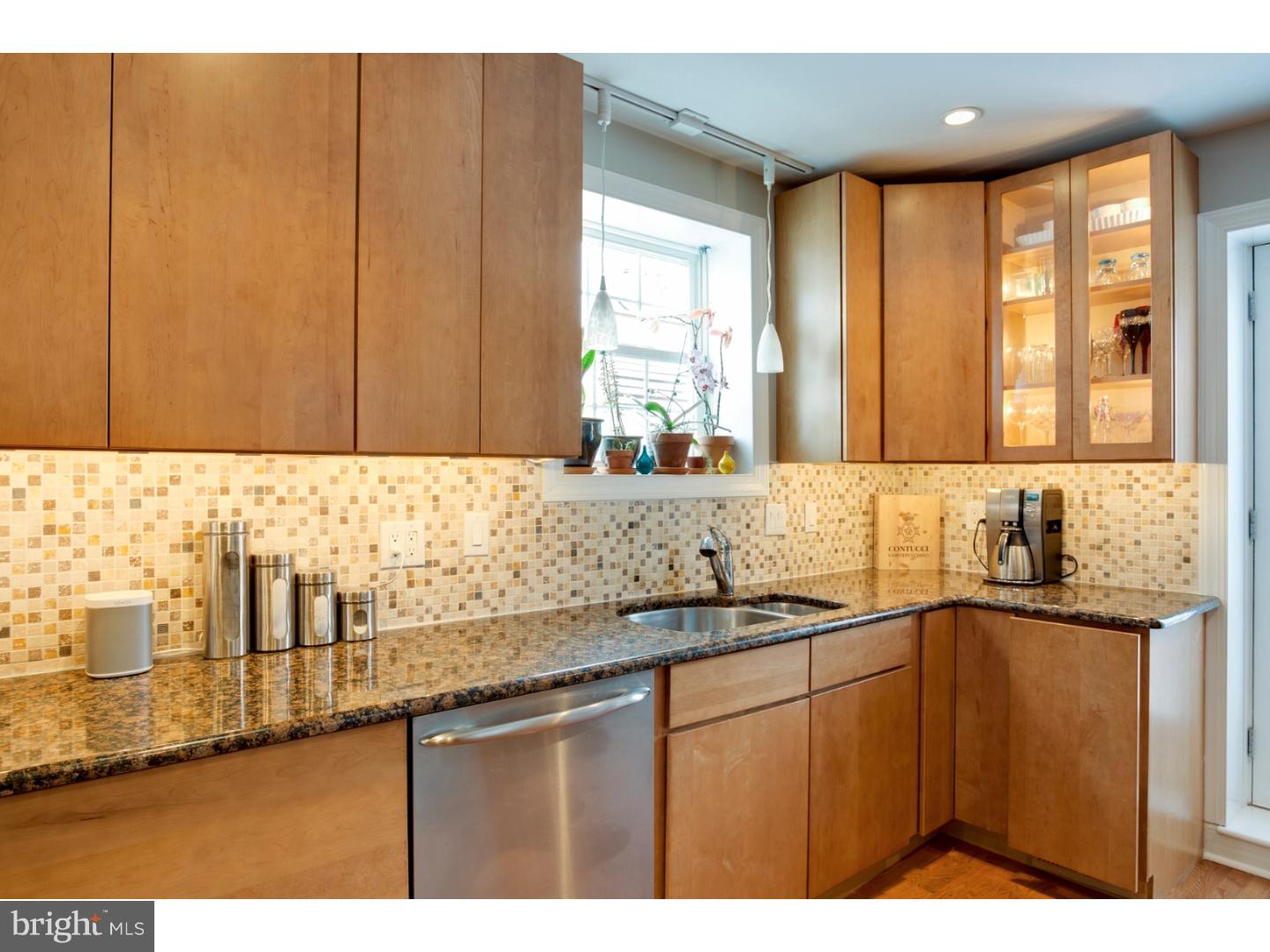 2012 Carpenter Street Philadelphia, PA 19146 - Photo 6 of 20