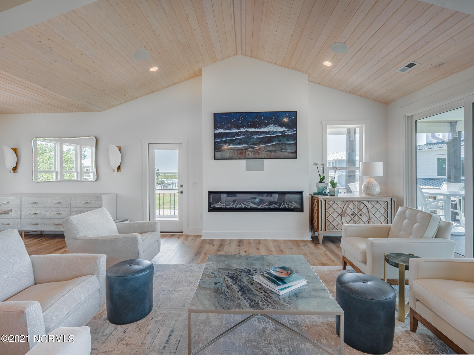 2044 Washington Acres Road Hampstead, NC 28443 - Photo 12 of 31 Living Room