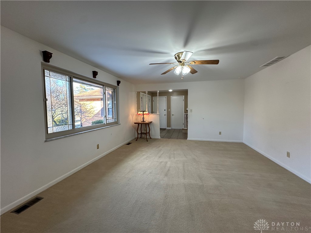 2312 East Whipp Road Dayton, OH 45440 - Photo 8 of 39