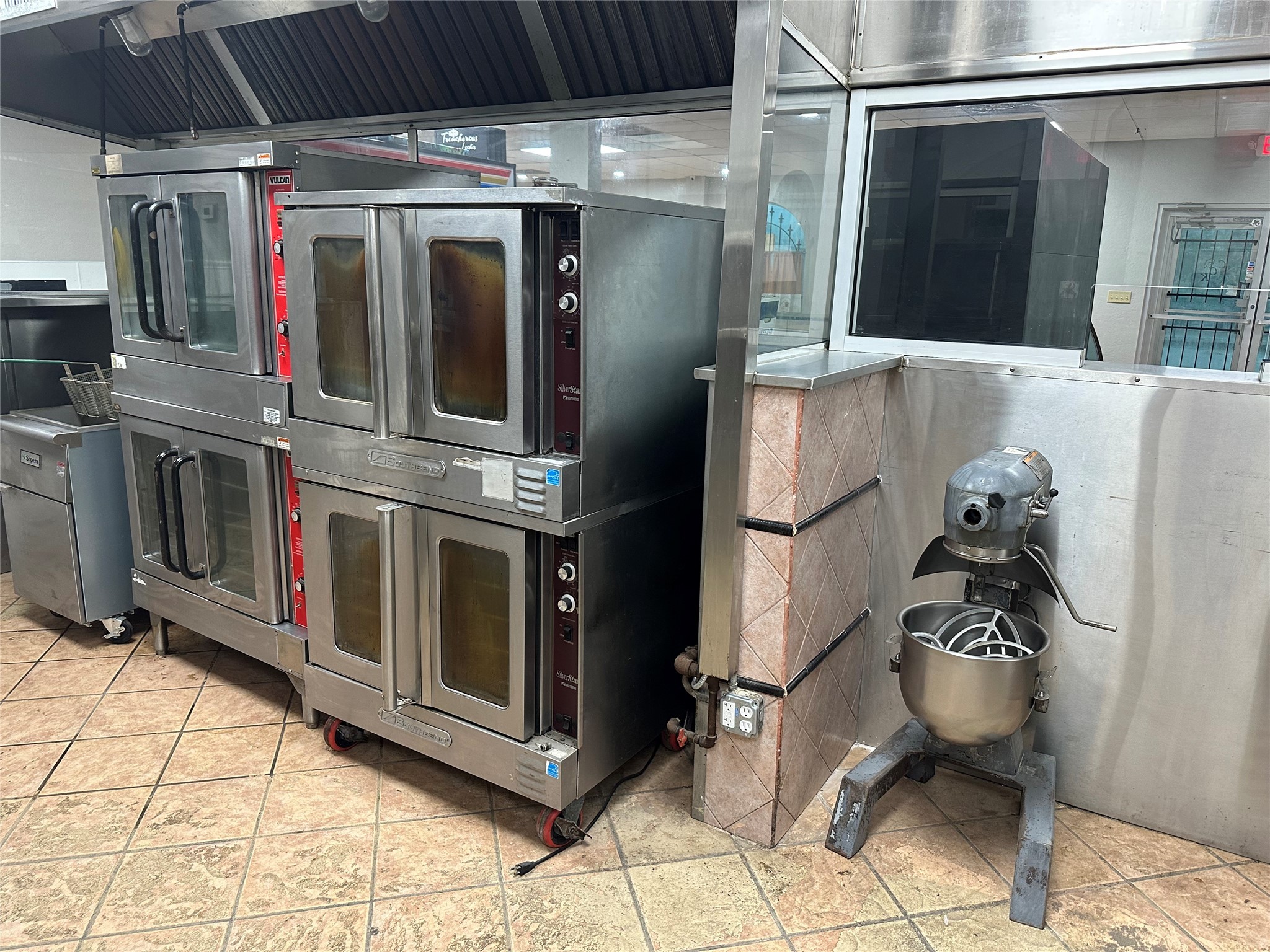 7820 Fulton Street Houston, TX 77022 - Photo 22 of 23 a view of a entryway with interior of the house