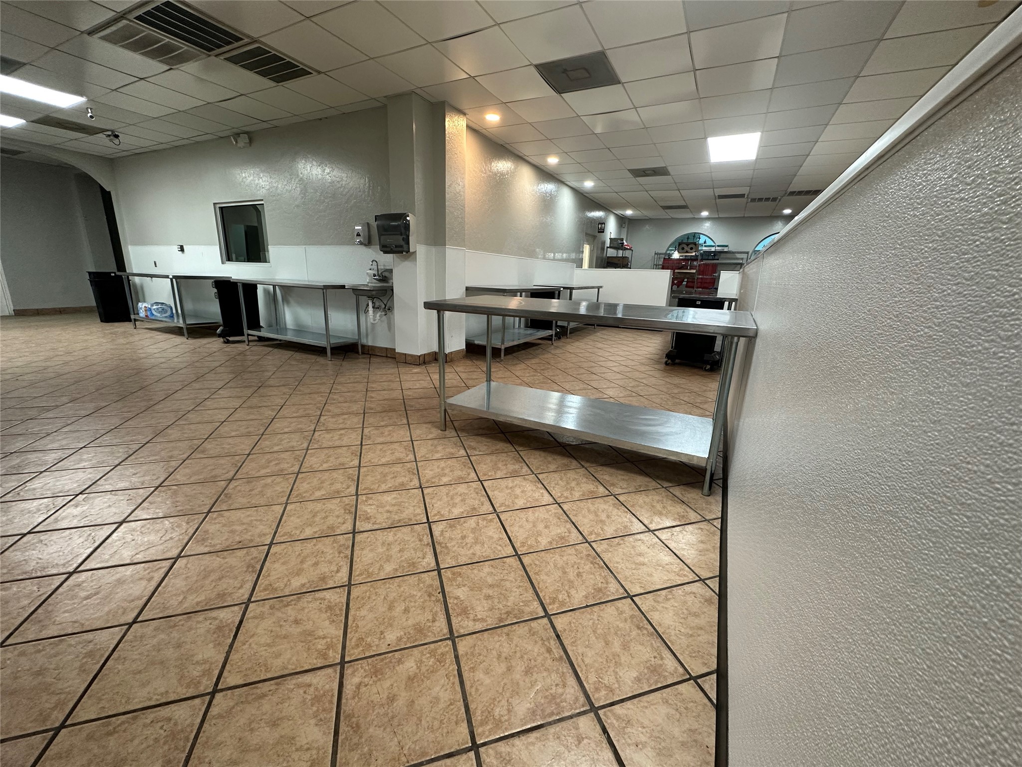 7820 Fulton Street Houston, TX 77022 - Photo 6 of 23 a view of kitchen with windows