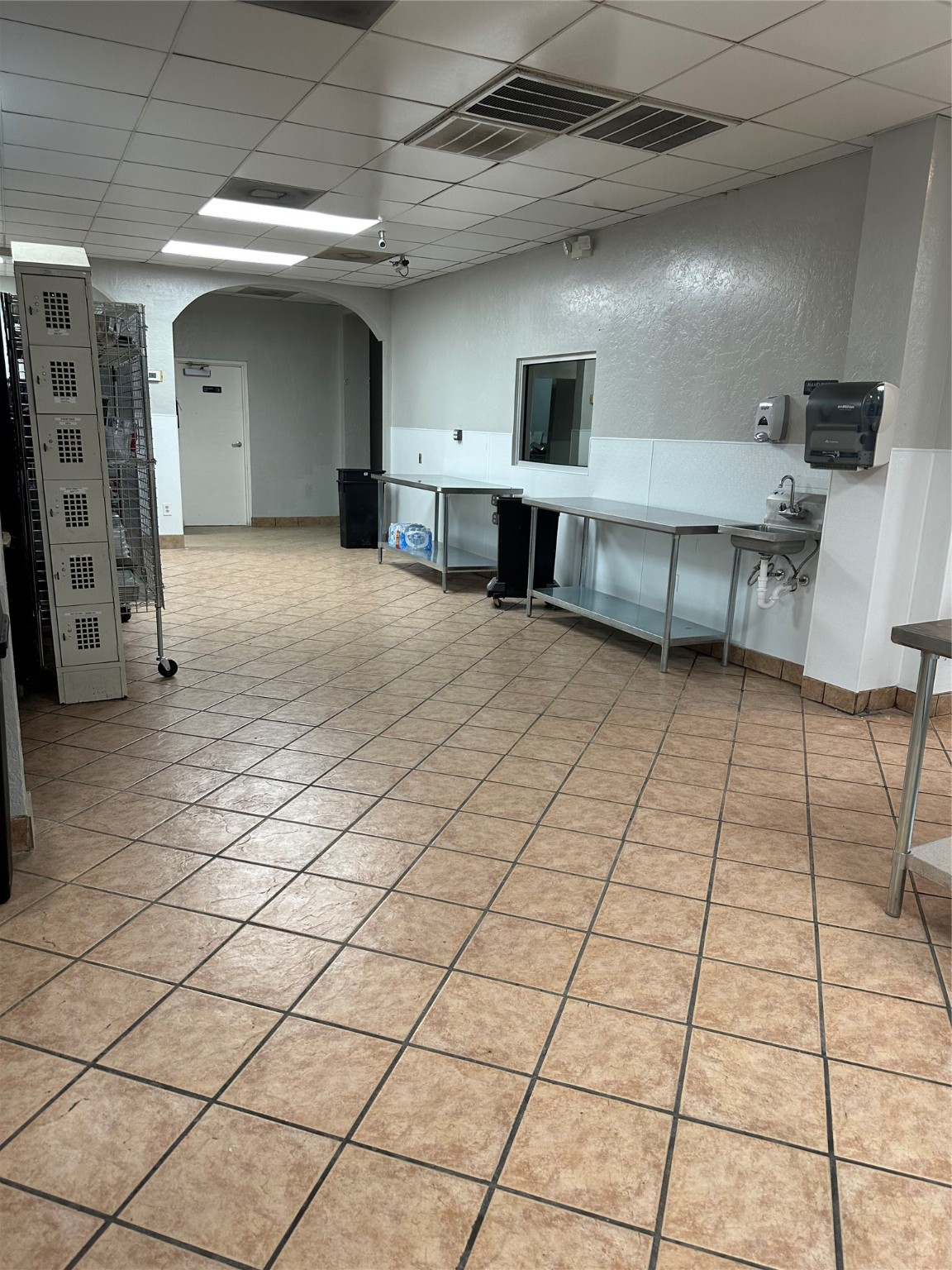 7820 Fulton Street Houston, TX 77022 - Photo 8 of 23 a large room with gym equipment