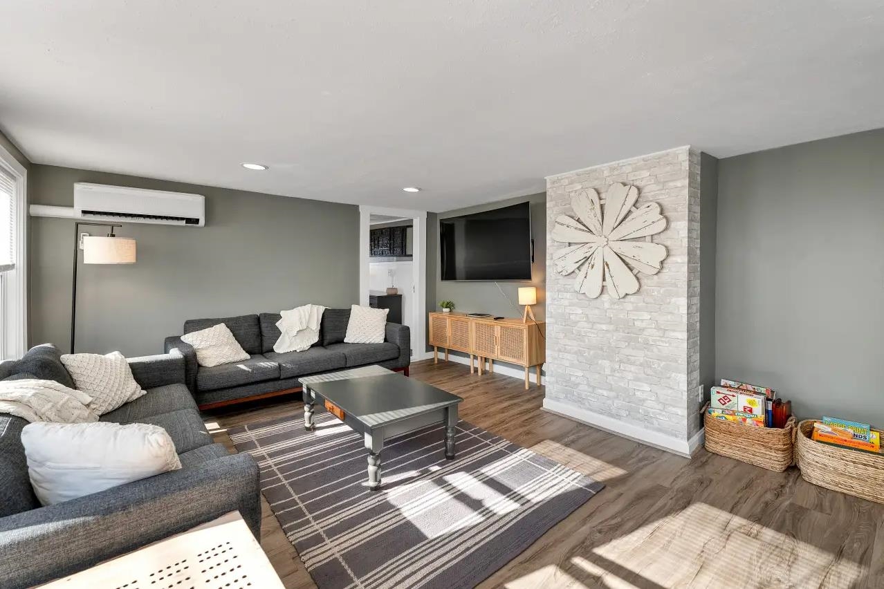 9 Cole Street, Unit 2 Hampton, NH 03842 - Photo 4 of 12