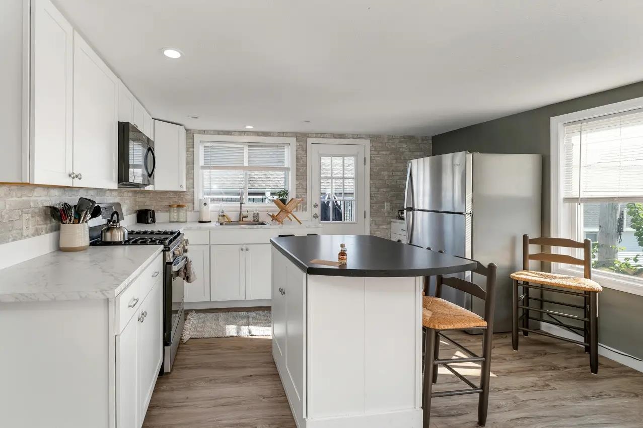 9 Cole Street, Unit 2 Hampton, NH 03842 - Photo 5 of 12