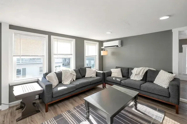 $2,200 | 9 Cole Street, Unit 2, Hampton, NH 03842