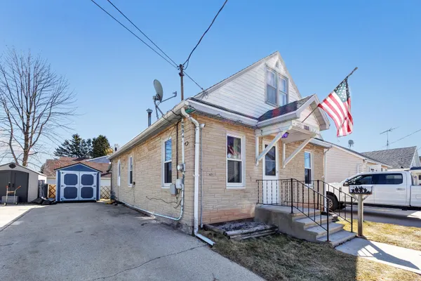 $149,900 | 1611 Jackson Street, Two Rivers, WI 54241