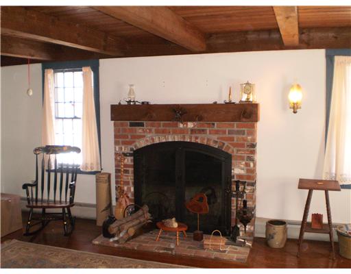 22 Roy's Road South Kingstown, RI 02879 - Photo 7 of 12 Living Room.