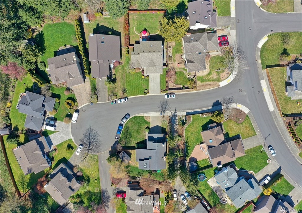 2428 182nd Place Southeast Bothell, WA 98012 - Photo 4 of 14 Gallery Image 4