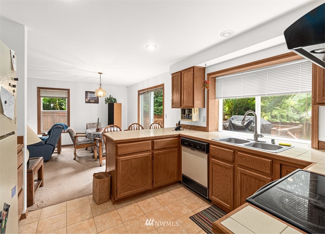 2428 182nd Place Southeast Bothell, WA 98012 - Photo 8 of 14 Gallery Image 8