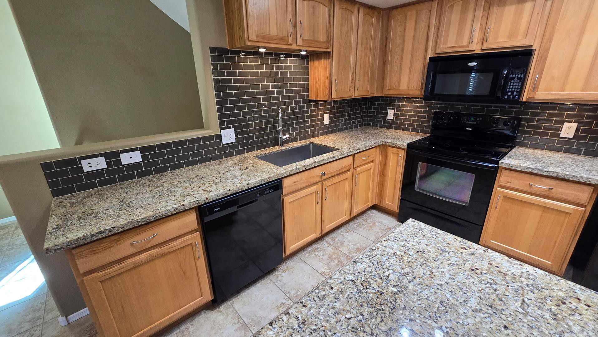 16825 North 14th Street, Unit 21 Phoenix, AZ 85022 - Photo 9 of 22 Photo #9