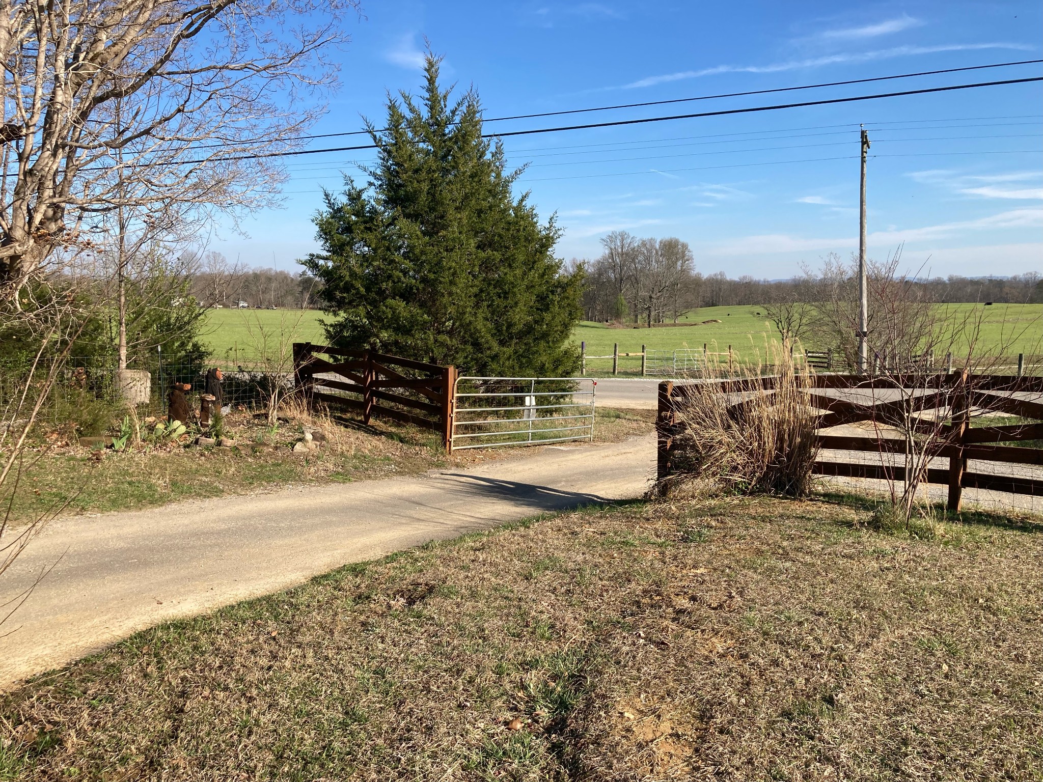 472 Allen Chapel Road Hilham, TN 38568 - Photo 23 of 28 a view of a terrace with chairs