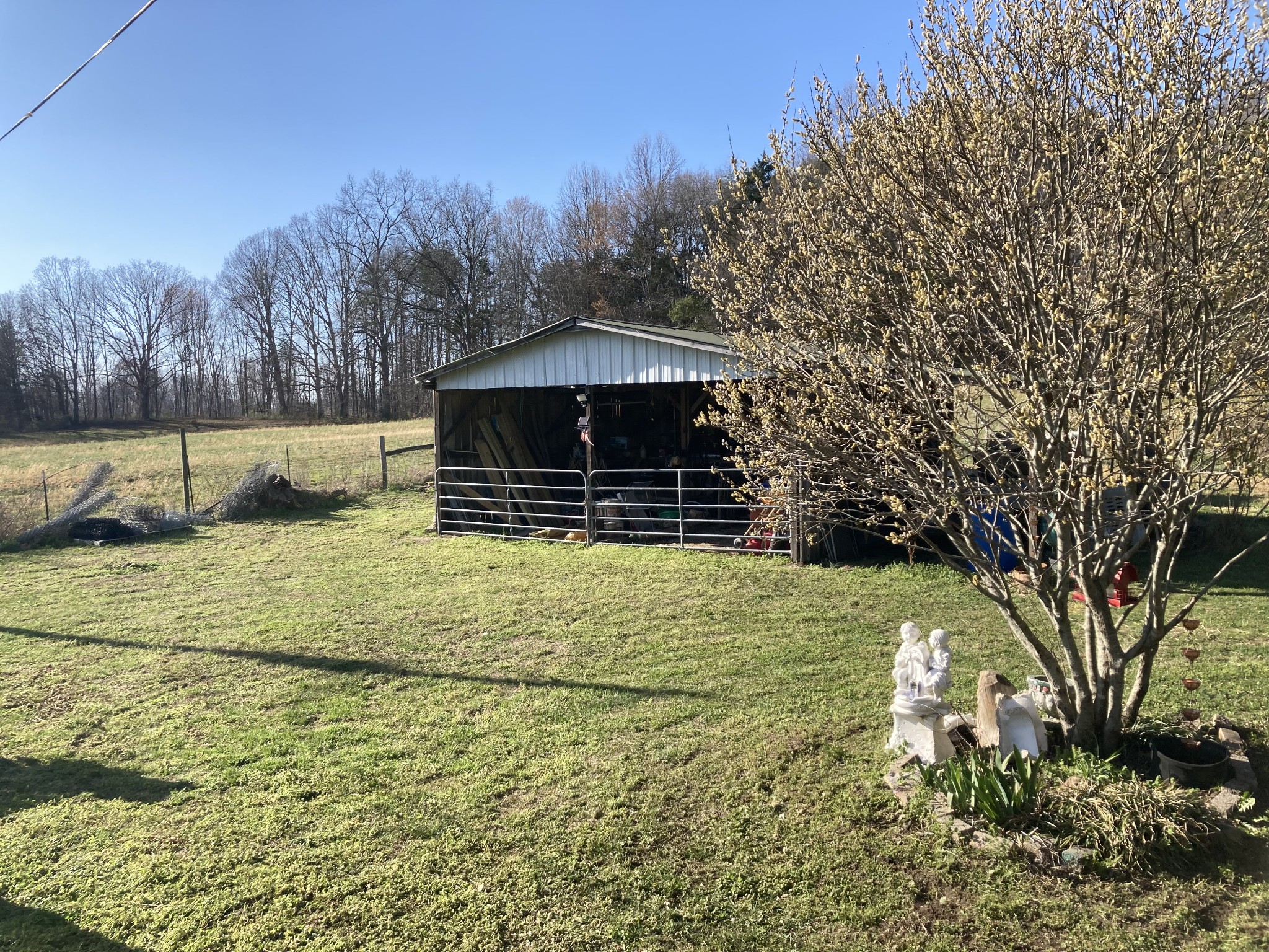 472 Allen Chapel Road Hilham, TN 38568 - Photo 10 of 28 a front view of a house with a yard
