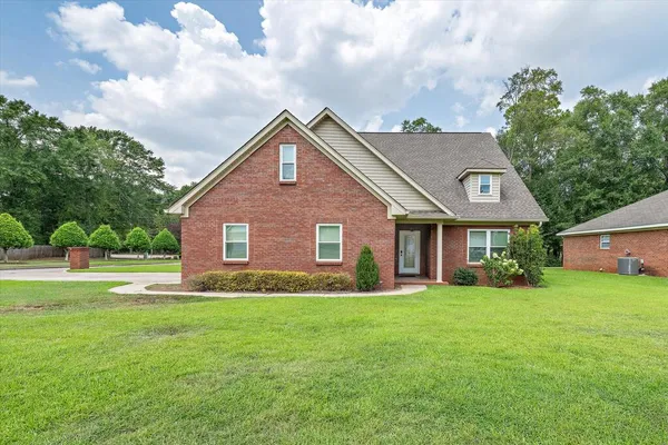 $305,000 | 101 Brockton Court, Dothan, AL 36305