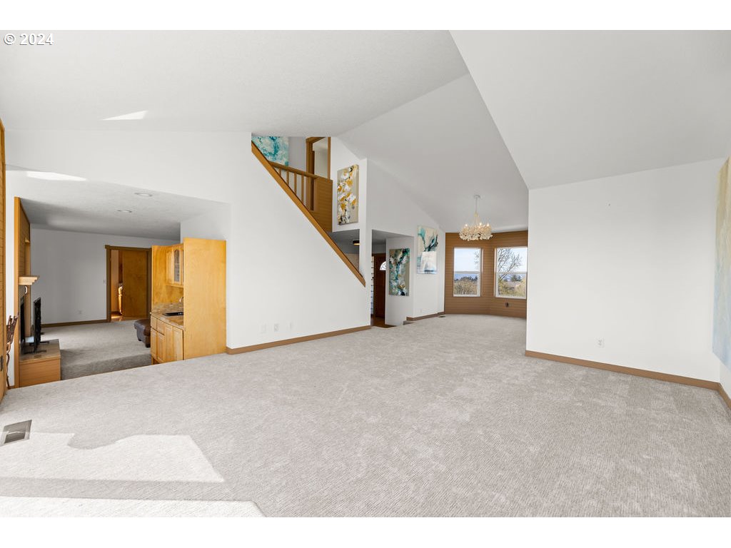 652 Northwest View Ridge Way Camas, WA 98607 - Photo 21 of 39 a view of a hallway with staircase