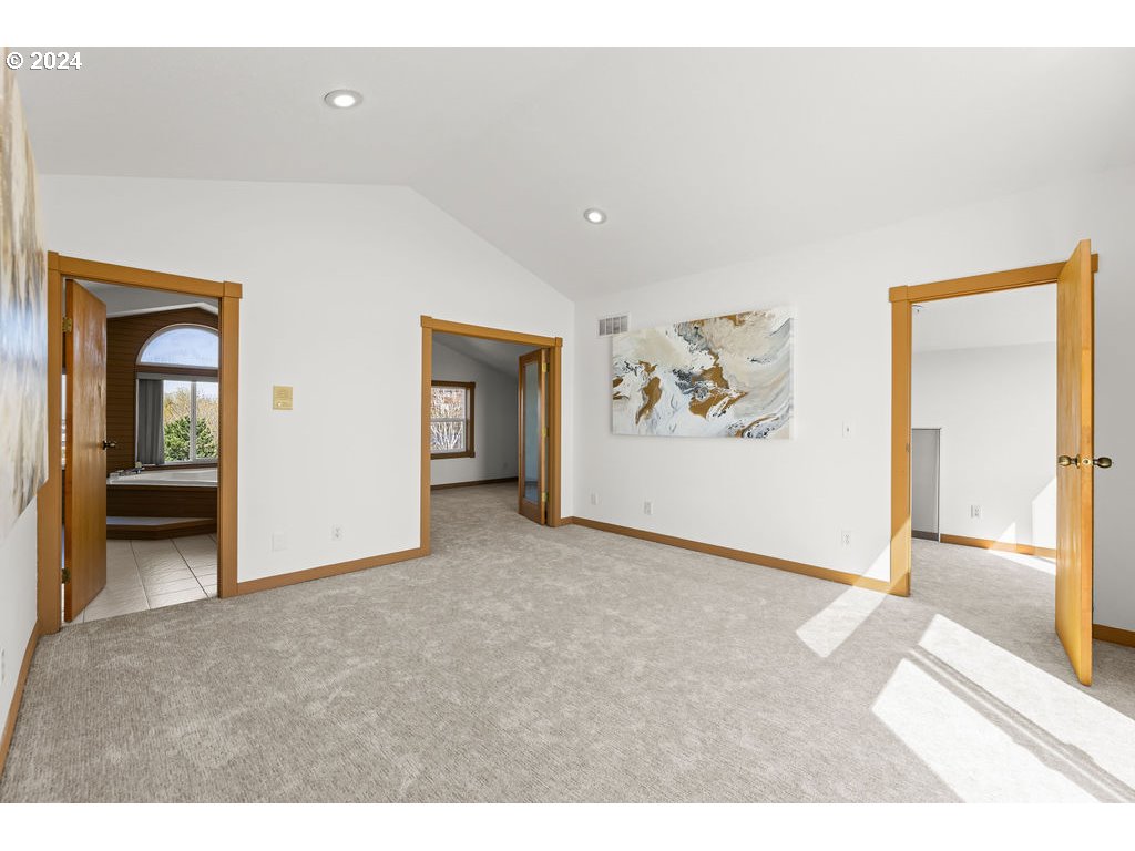 652 Northwest View Ridge Way Camas, WA 98607 - Photo 26 of 39 a view interior of the house