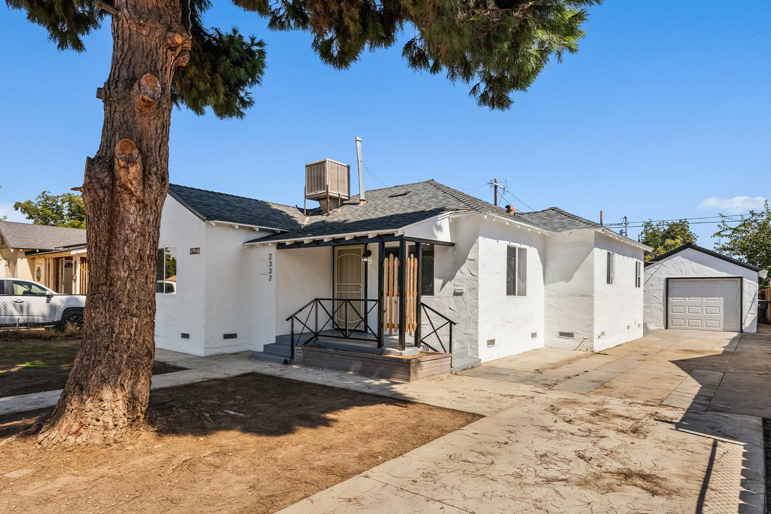 2337 South Poppy Avenue Fresno, CA 93706 - Photo 1 of 28