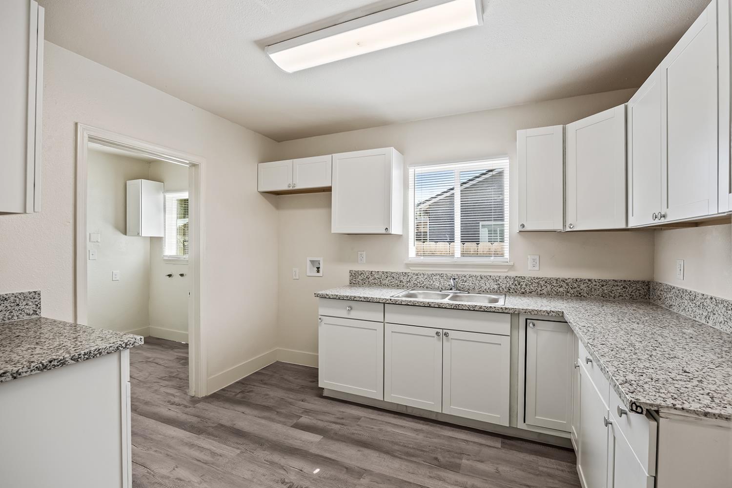 2337 South Poppy Avenue Fresno, CA 93706 - Photo 12 of 28