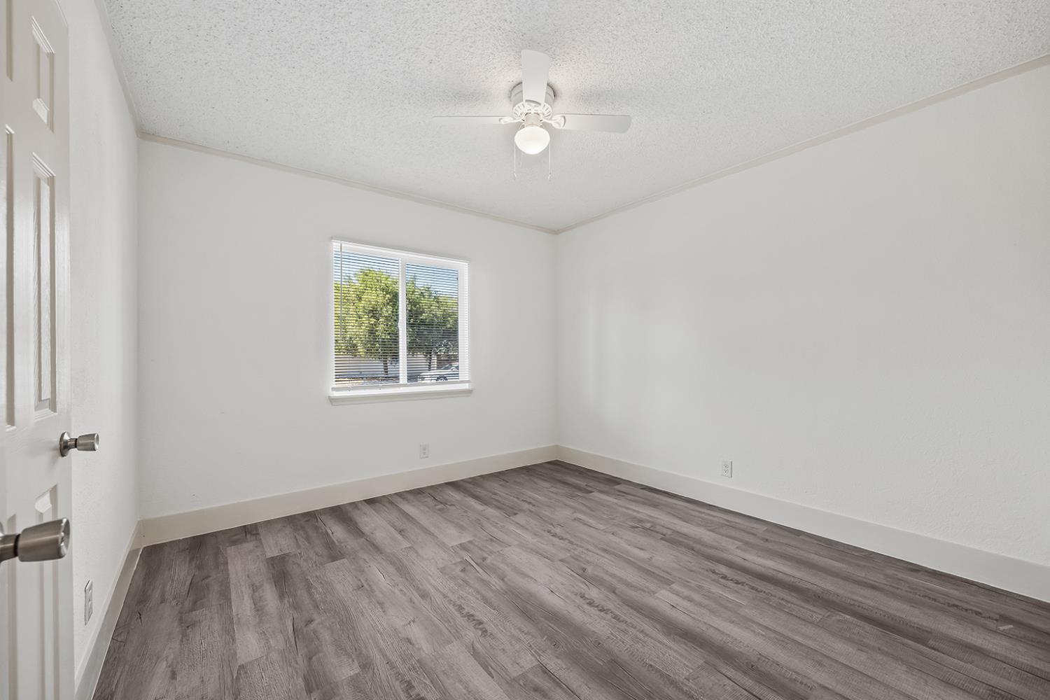 2337 South Poppy Avenue Fresno, CA 93706 - Photo 14 of 28