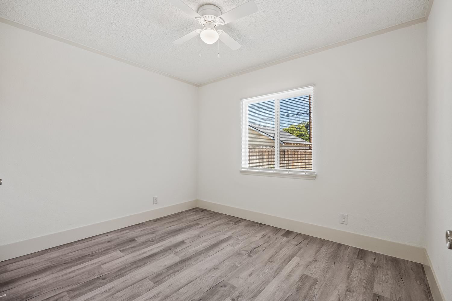 2337 South Poppy Avenue Fresno, CA 93706 - Photo 16 of 28