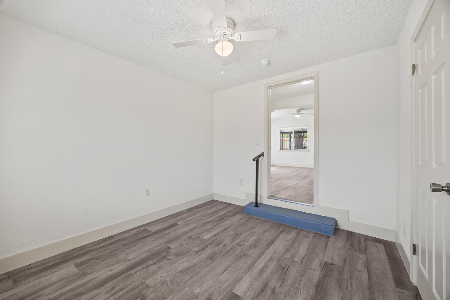 2337 South Poppy Avenue Fresno, CA 93706 - Photo 23 of 28