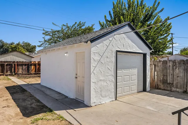 $290,000 | 2337 South Poppy Avenue, Fresno, CA 93706