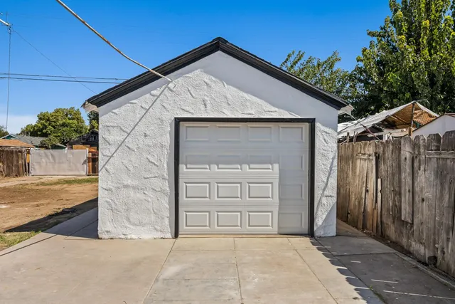 $290,000 | 2337 South Poppy Avenue, Fresno, CA 93706