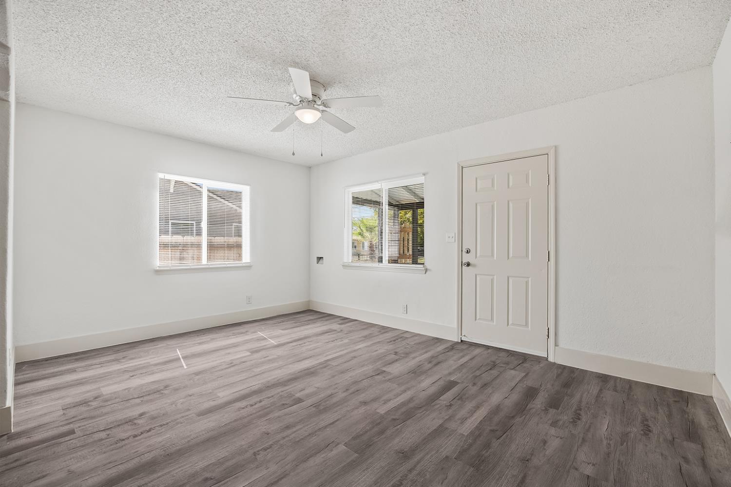 2337 South Poppy Avenue Fresno, CA 93706 - Photo 4 of 28