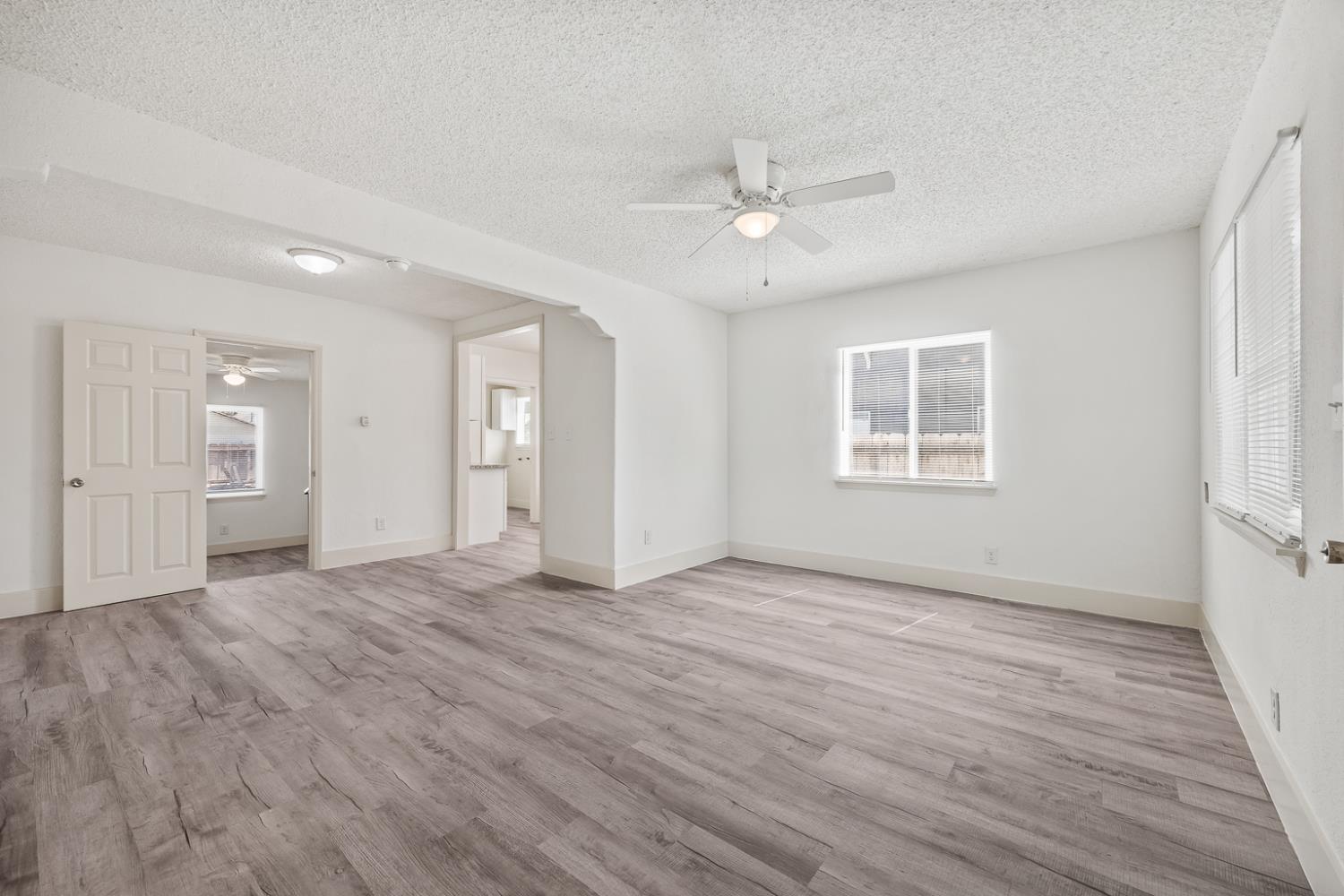 2337 South Poppy Avenue Fresno, CA 93706 - Photo 7 of 28