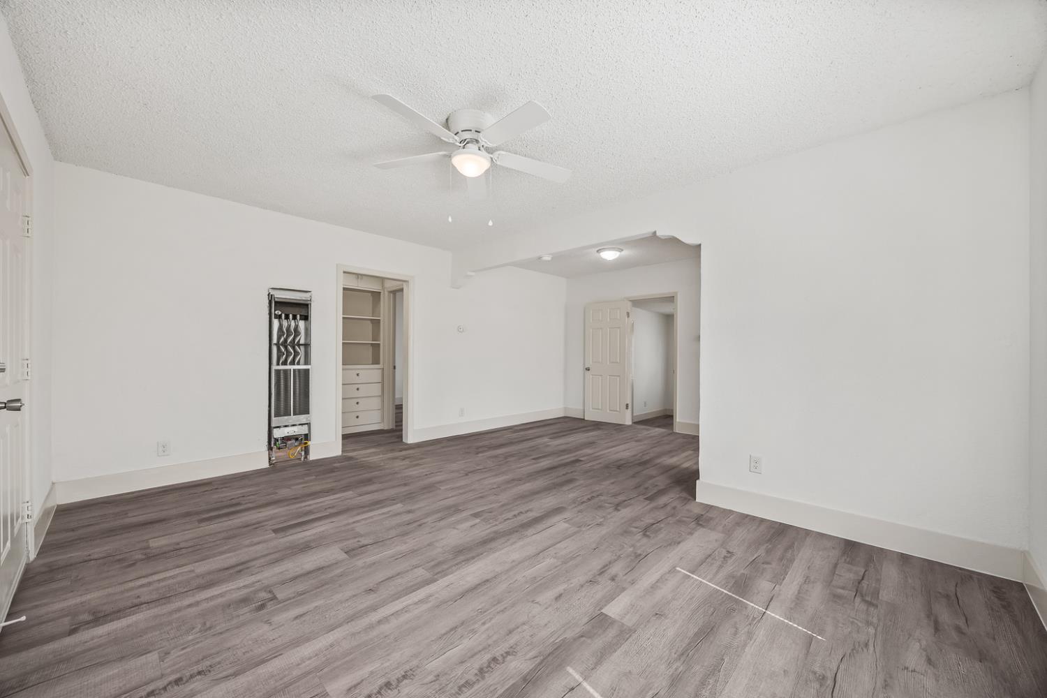 2337 South Poppy Avenue Fresno, CA 93706 - Photo 8 of 28