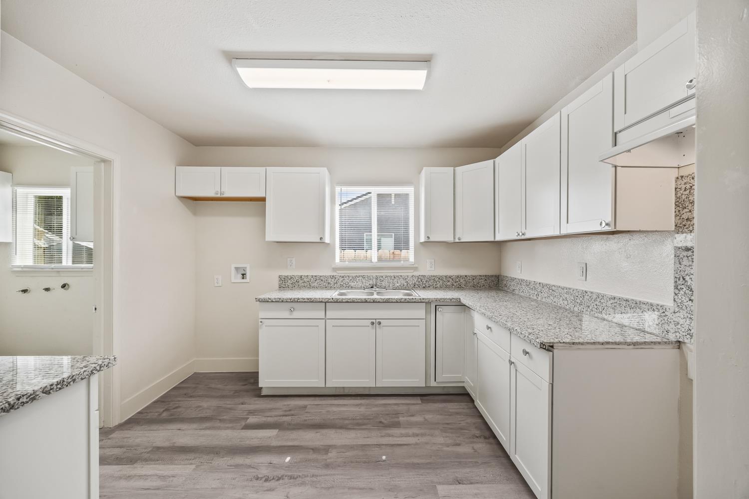 2337 South Poppy Avenue Fresno, CA 93706 - Photo 10 of 28