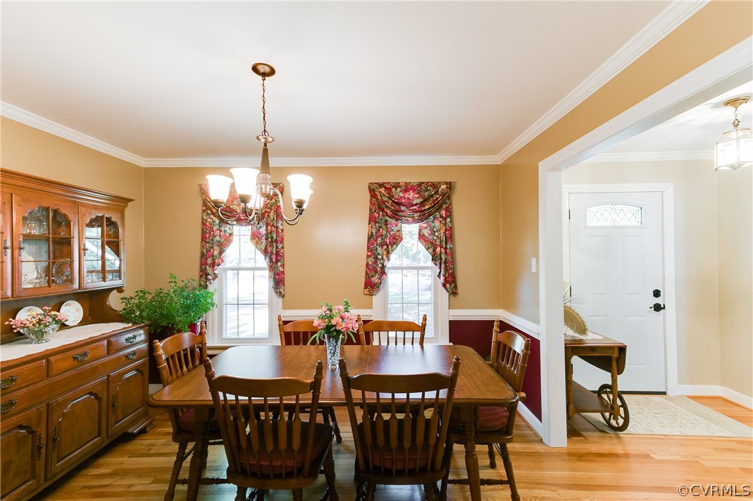 2512 Tanglebrook Road Midlothian, VA 23112 - Photo 10 of 23 a view of a dining room with furniture