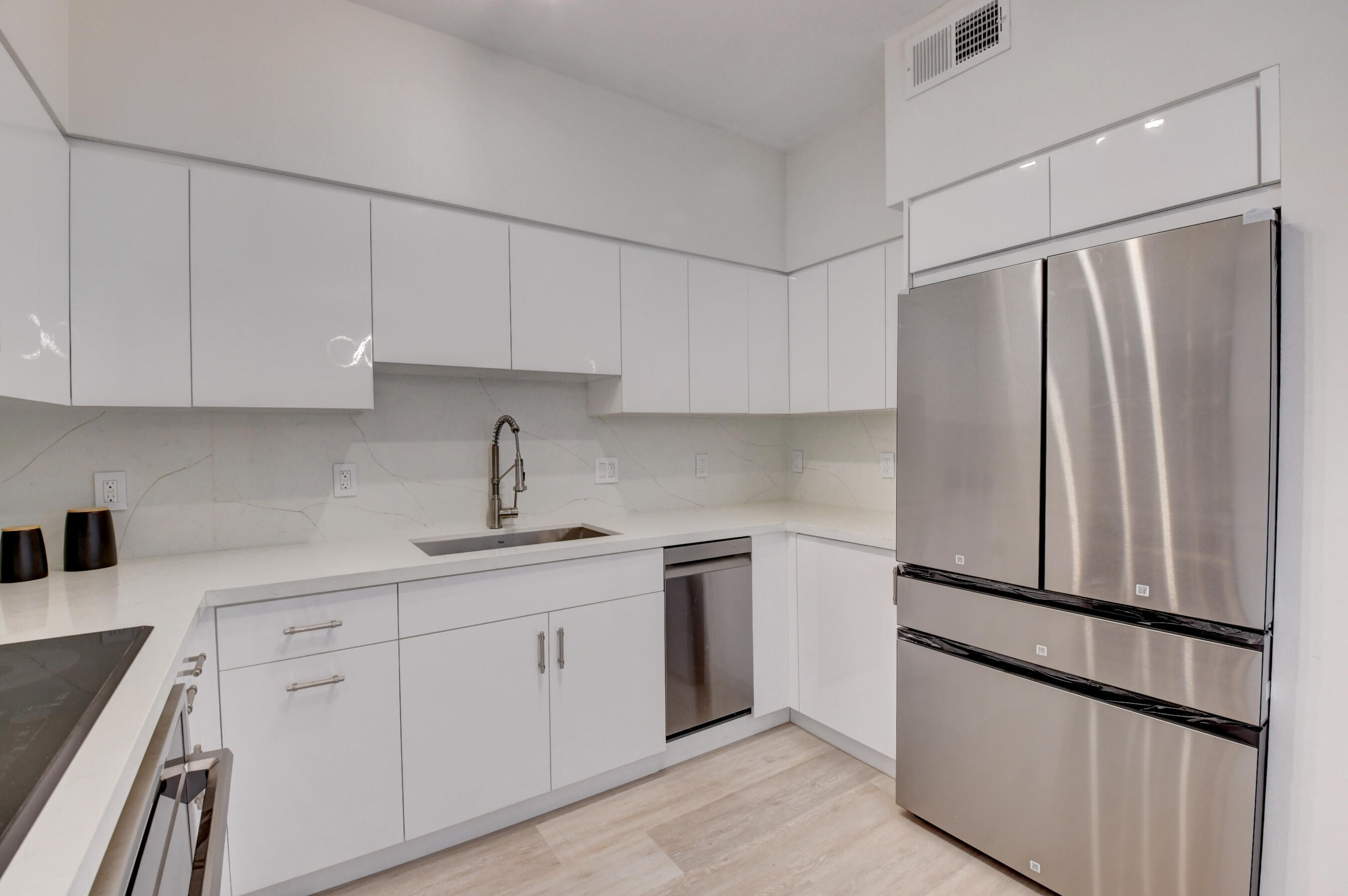 233 South Federal Highway, Unit 615 Boca Raton, FL 33432 - Photo 6 of 51 NEW KITCHEN