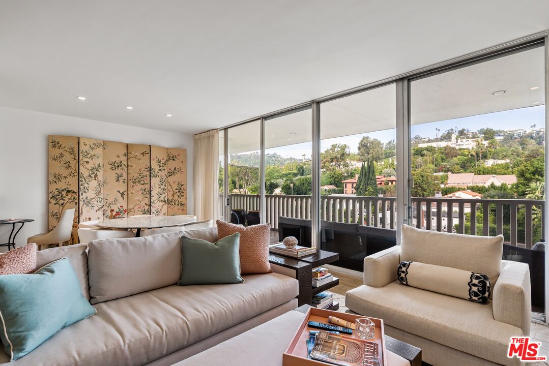 9255 Doheny Road, Unit 703 West Hollywood, CA 90069 - Photo 7 of 28
