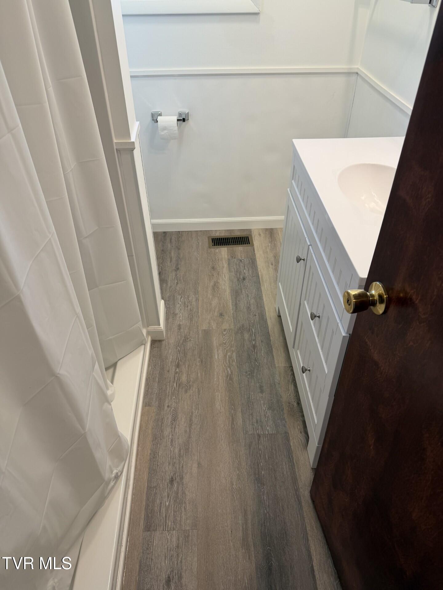 487 Right Poor Valley Road Pennington Gap, VA 24277 - Photo 24 of 31 Bath 4